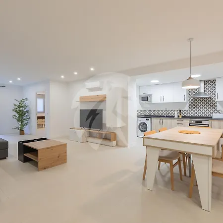 Daire Amplio Cerca Centro Historico Y Turia 5pax 2 Bath *