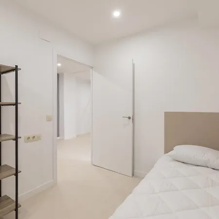 Daire Amplio Cerca Centro Historico Y Turia 5pax 2 Bath