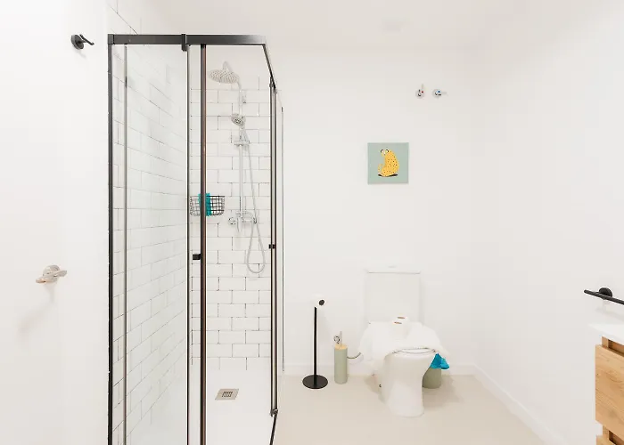 Daire Amplio Cerca Centro Historico Y Turia 5pax 2 Bath Valensiya