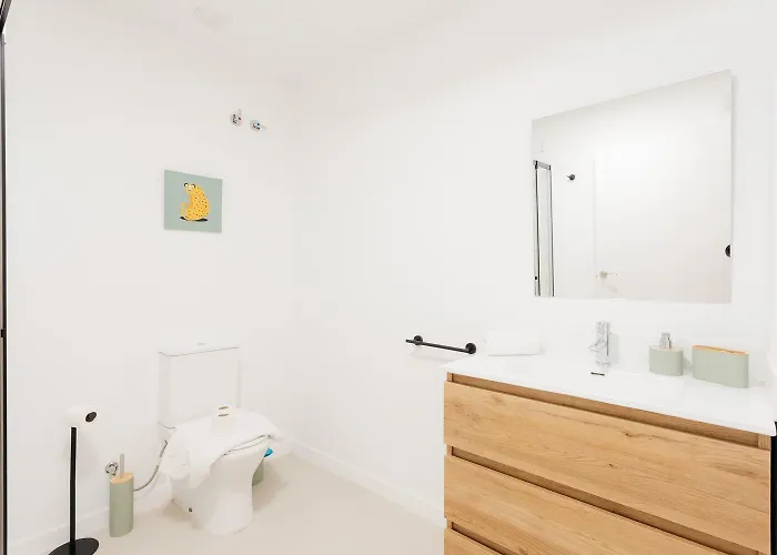 Daire Amplio Cerca Centro Historico Y Turia 5pax 2 Bath *