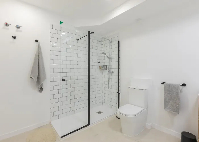 Amplio Cerca Centro Historico Y Turia 5pax 2 Bath Valensiya