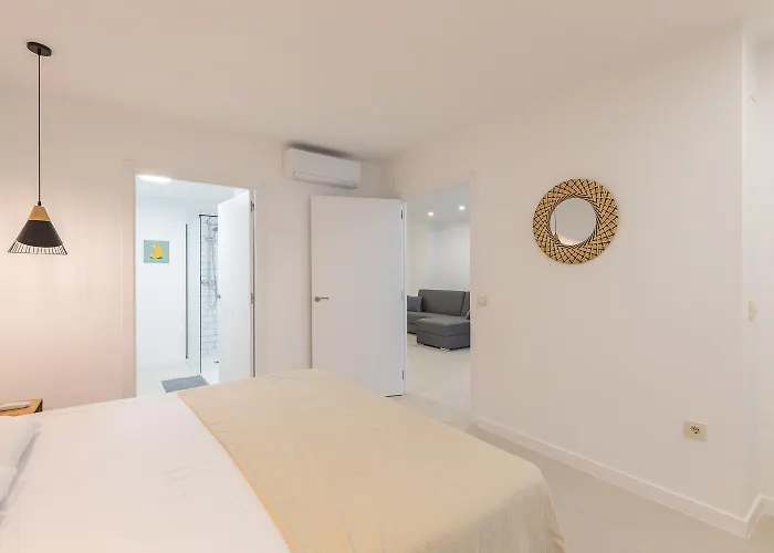 Amplio Cerca Centro Historico Y Turia 5pax 2 Bath Daire