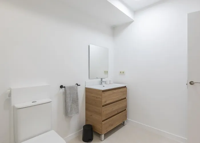 Amplio Cerca Centro Historico Y Turia 5pax 2 Bath Daire