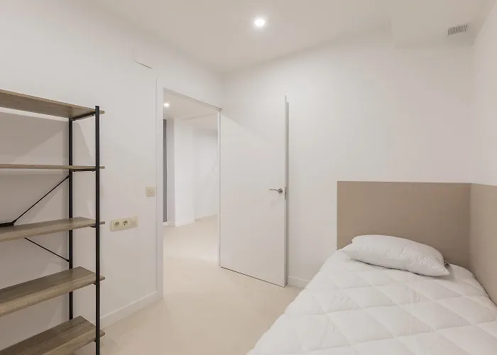Daire Amplio Cerca Centro Historico Y Turia 5pax 2 Bath