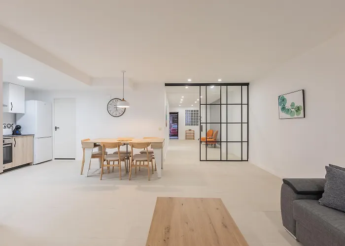 Daire Amplio Cerca Centro Historico Y Turia 5pax 2 Bath *