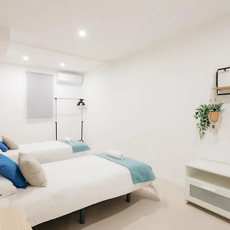Appartement Amplio Cerca Centro Historico Y Turia 5pax 2 Bath