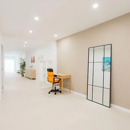 Amplio Cerca Centro Historico Y Turia 5pax 2 Bath Apartamento
