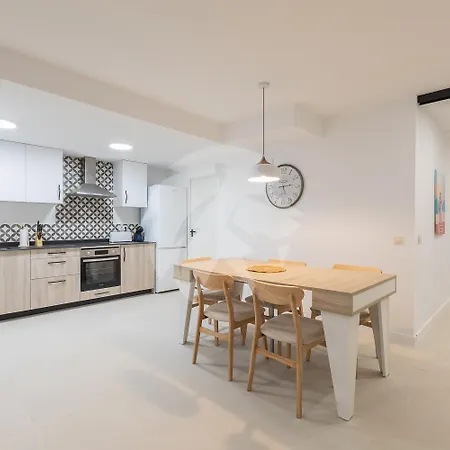 Amplio Cerca Centro Historico Y Turia 5pax 2 Bath Apartamento Valência
